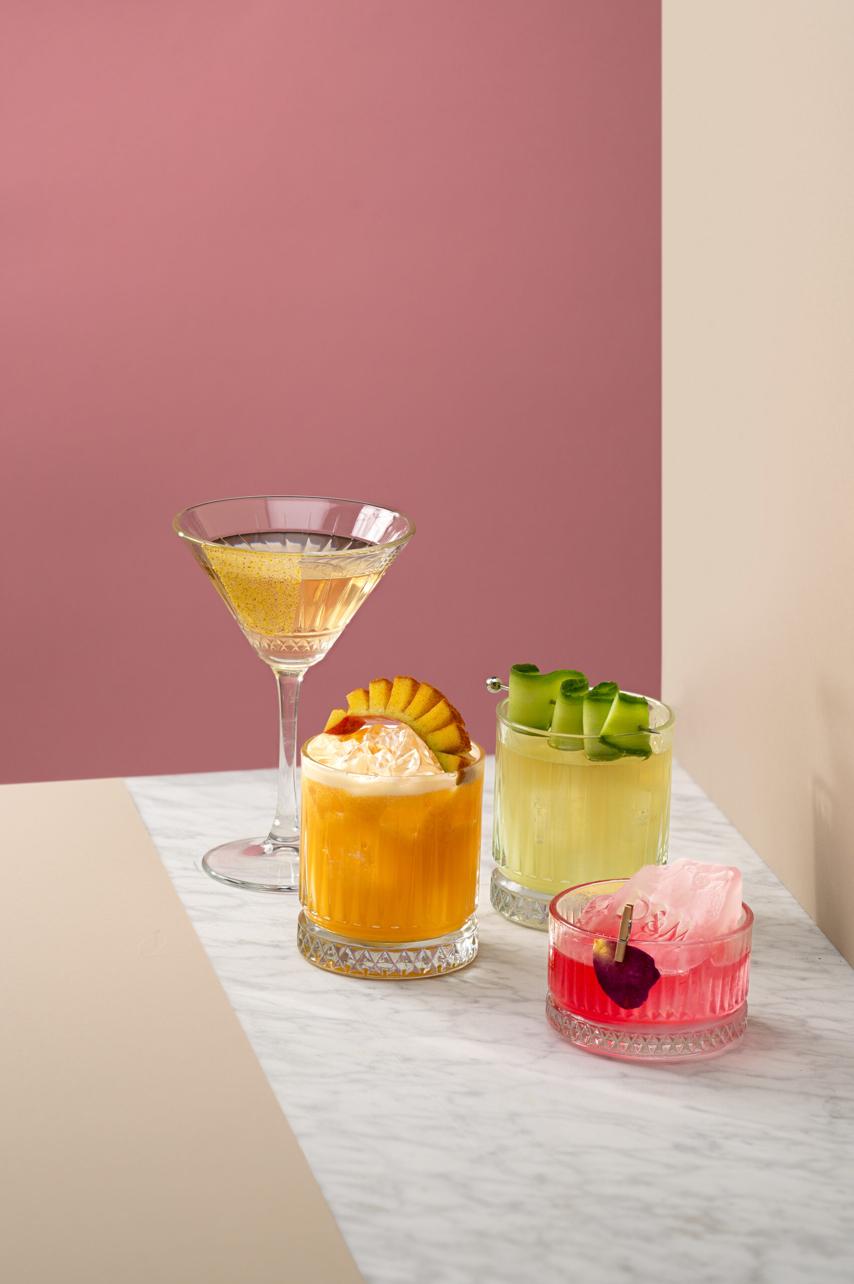 https://www.drakeandmorgan.co.uk/the-anthologist-manchester/wp-content/uploads/sites/62/2025/05/GROUP-COCKTAILS-002-scaled.jpg