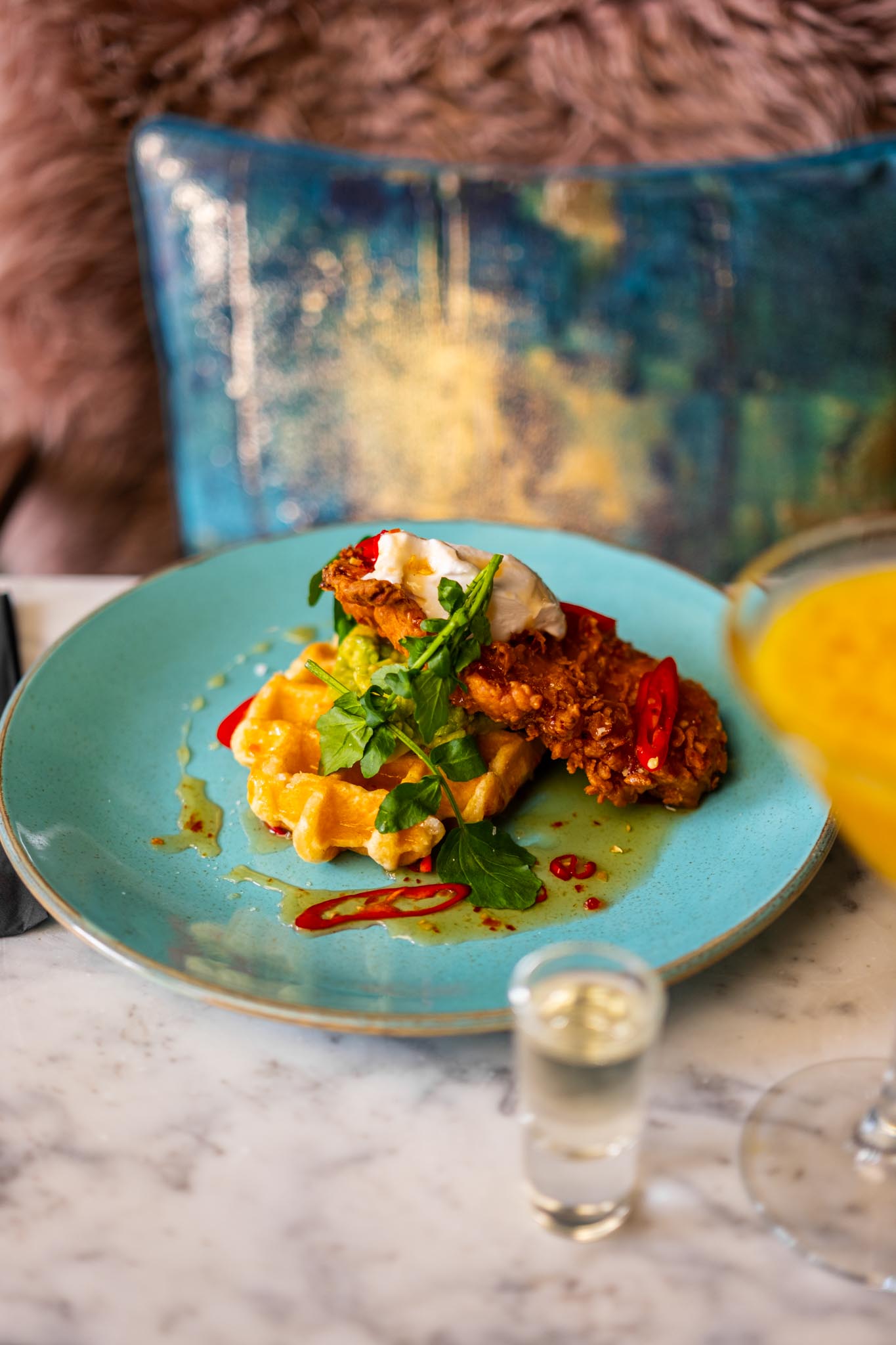 https://www.drakeandmorgan.co.uk/the-drift/wp-content/uploads/2022/06/Fried-chicken-malted-waffle.jpg