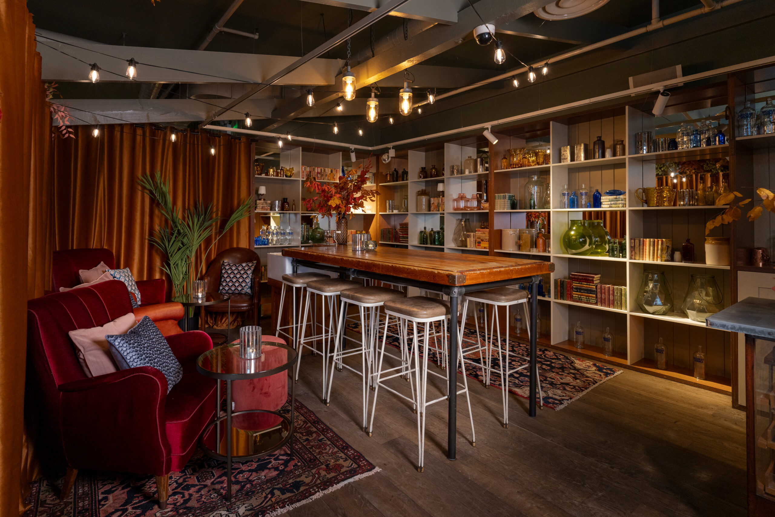 https://www.drakeandmorgan.co.uk/the-folly/wp-content/uploads/2024/08/Folly-Martini-Bar-009-scaled.jpg