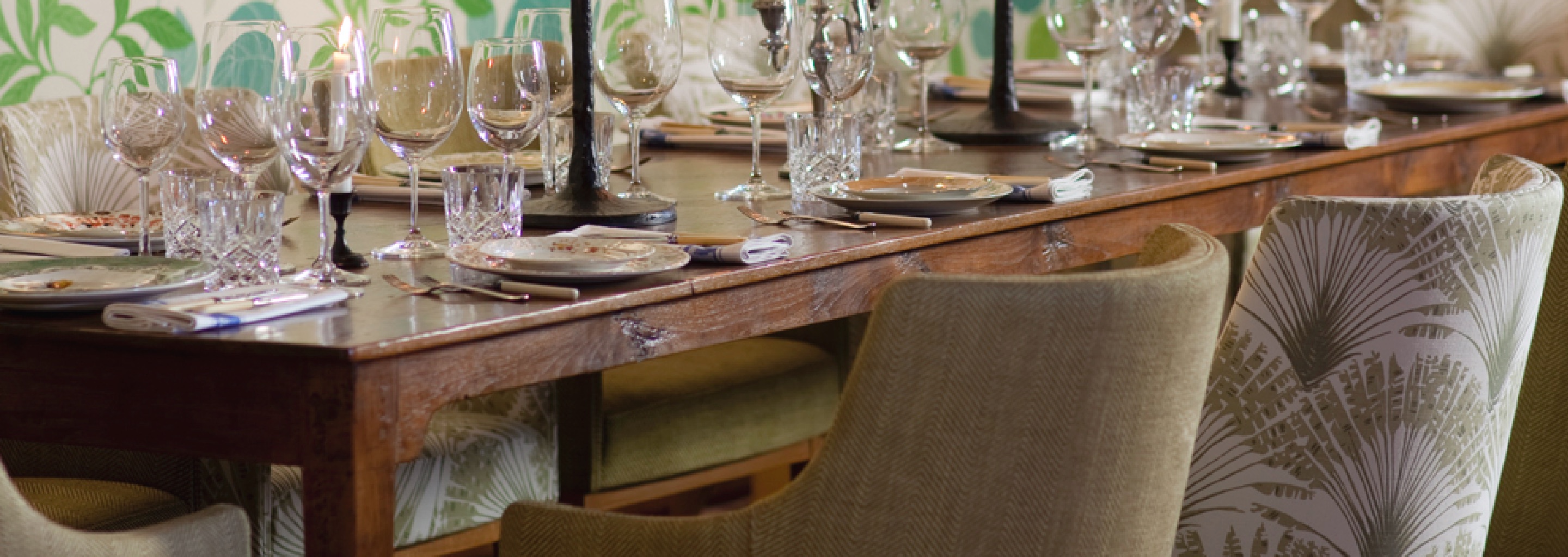 https://www.drakeandmorgan.co.uk/the-folly/wp-content/uploads/sites/47/2020/03/Chefs-table-portait@2x-1.jpg