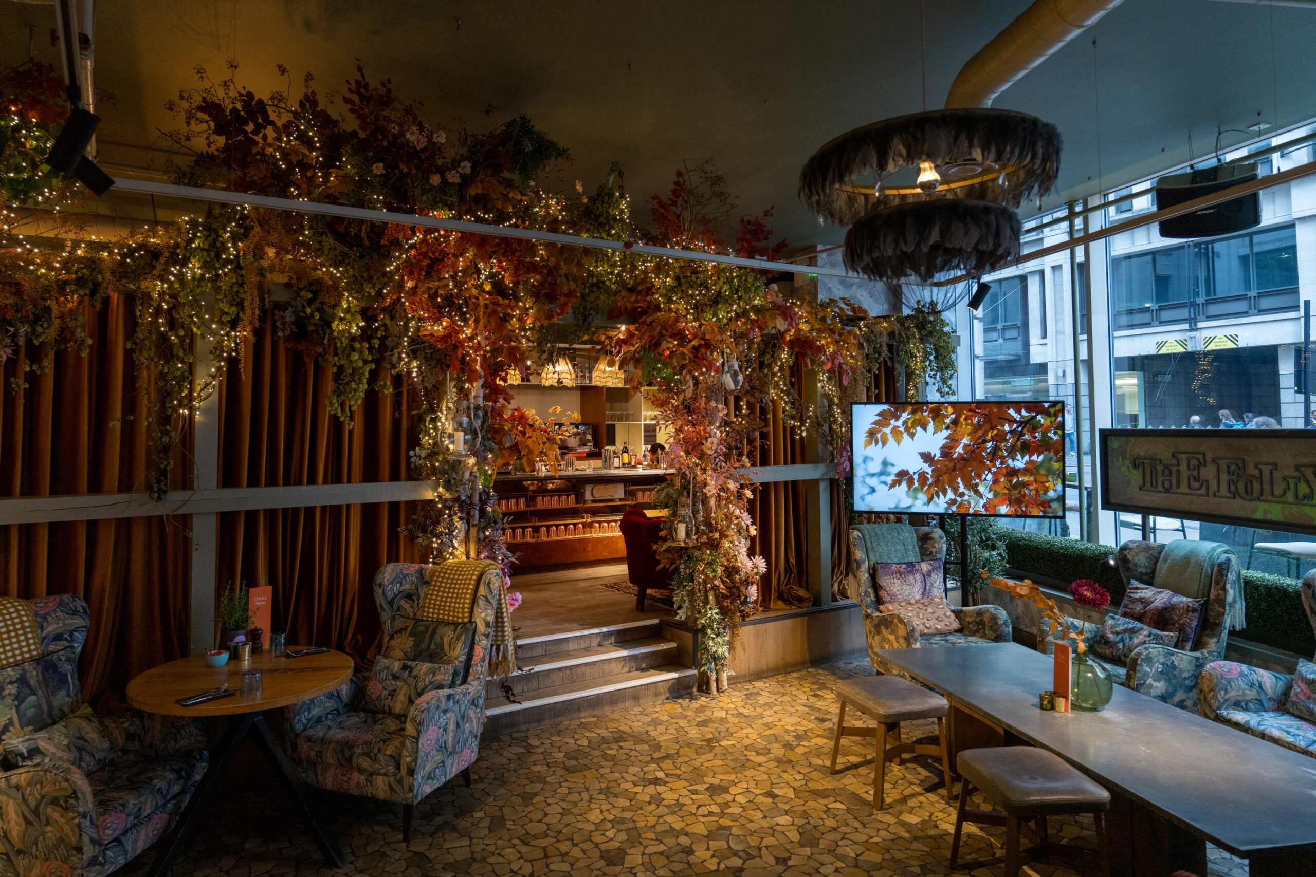 https://www.drakeandmorgan.co.uk/the-folly/wp-content/uploads/sites/47/2024/09/Folly-Martini-Bar-002-scaled.jpg