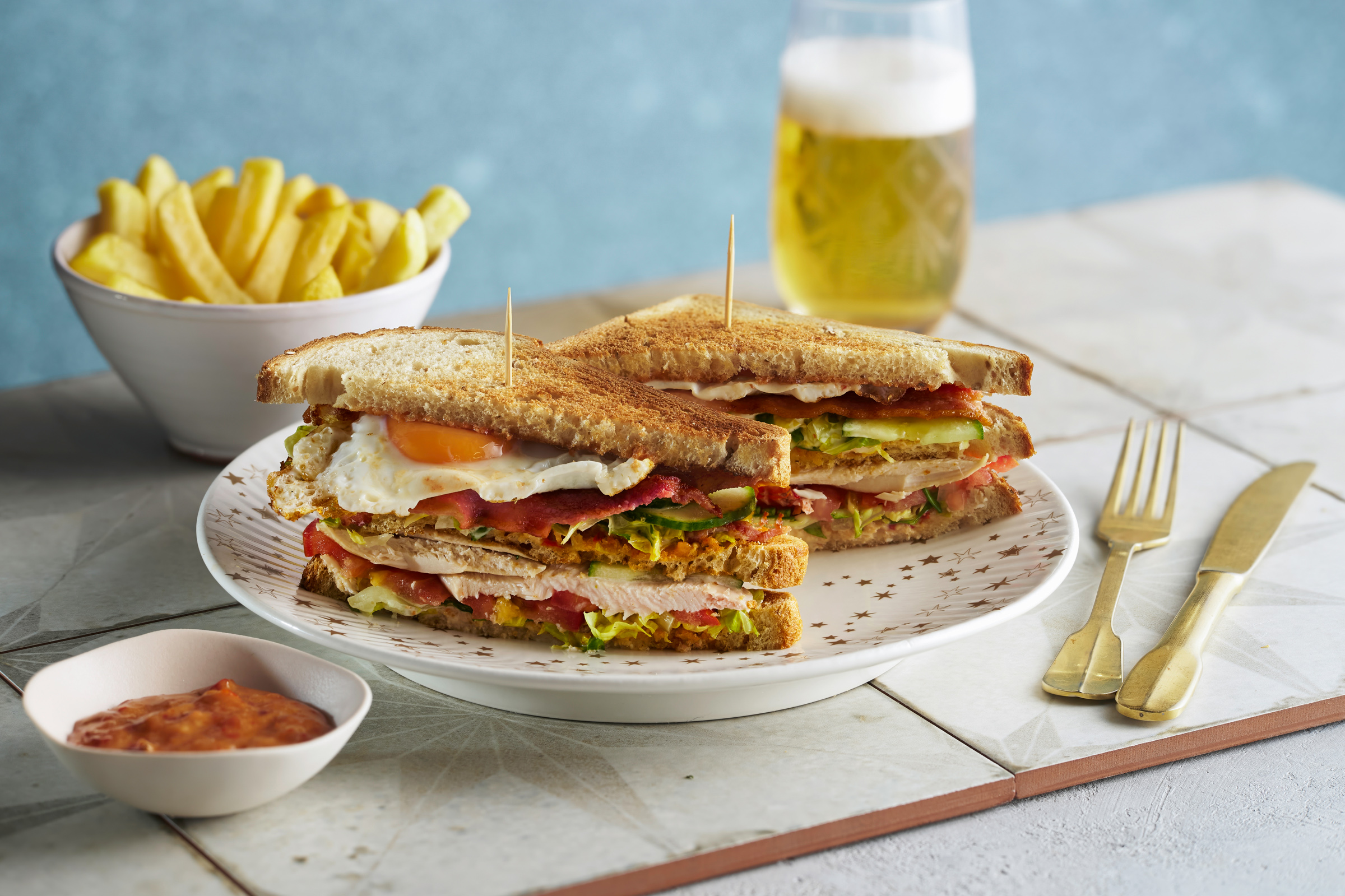 https://www.drakeandmorgan.co.uk/the-refinery-bankside/wp-content/uploads/2023/08/X-Club-Sandwich-01.jpg