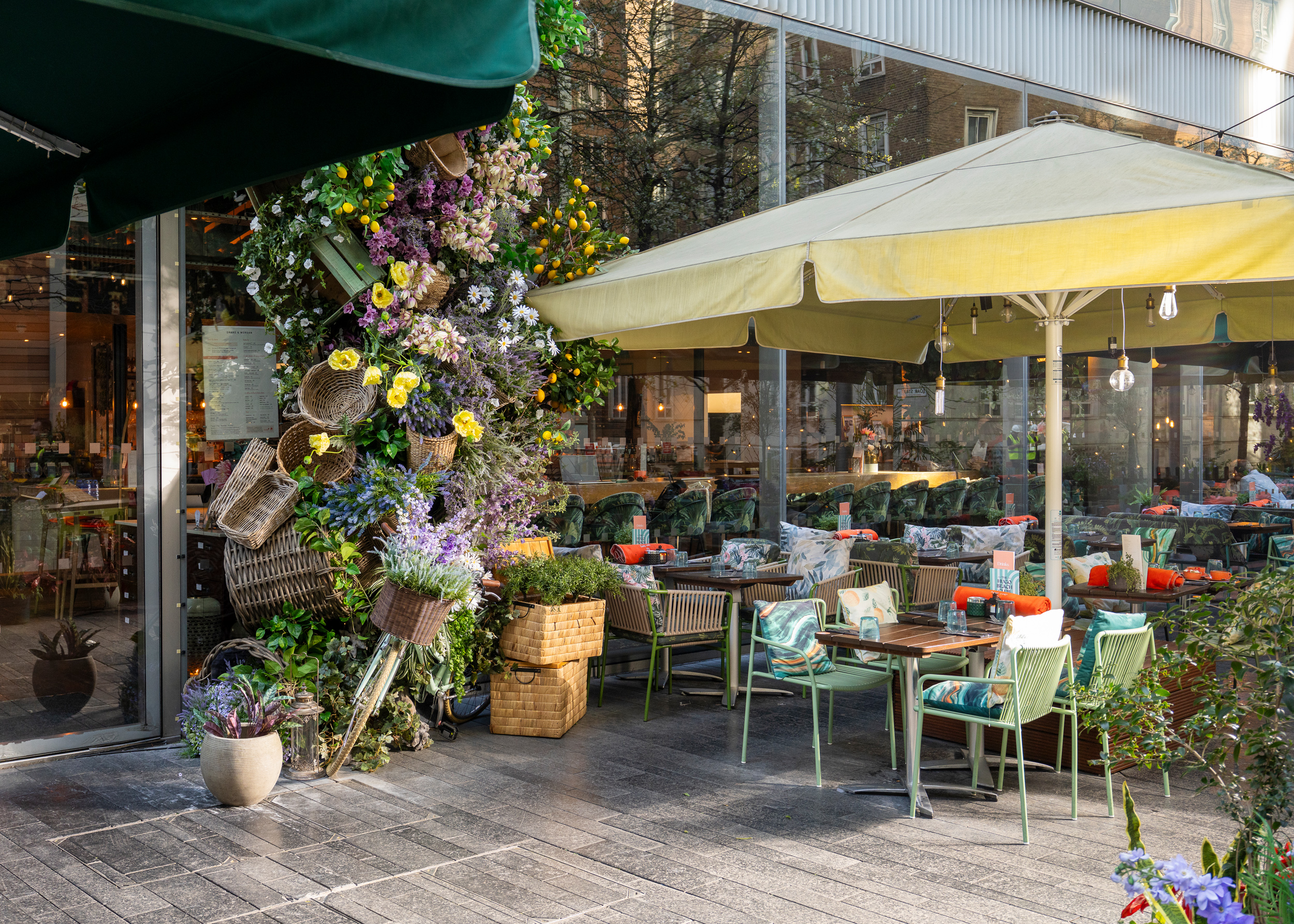 https://www.drakeandmorgan.co.uk/the-refinery-bankside/wp-content/uploads/sites/52/2025/04/DM-Refinery-SS25-20.jpg