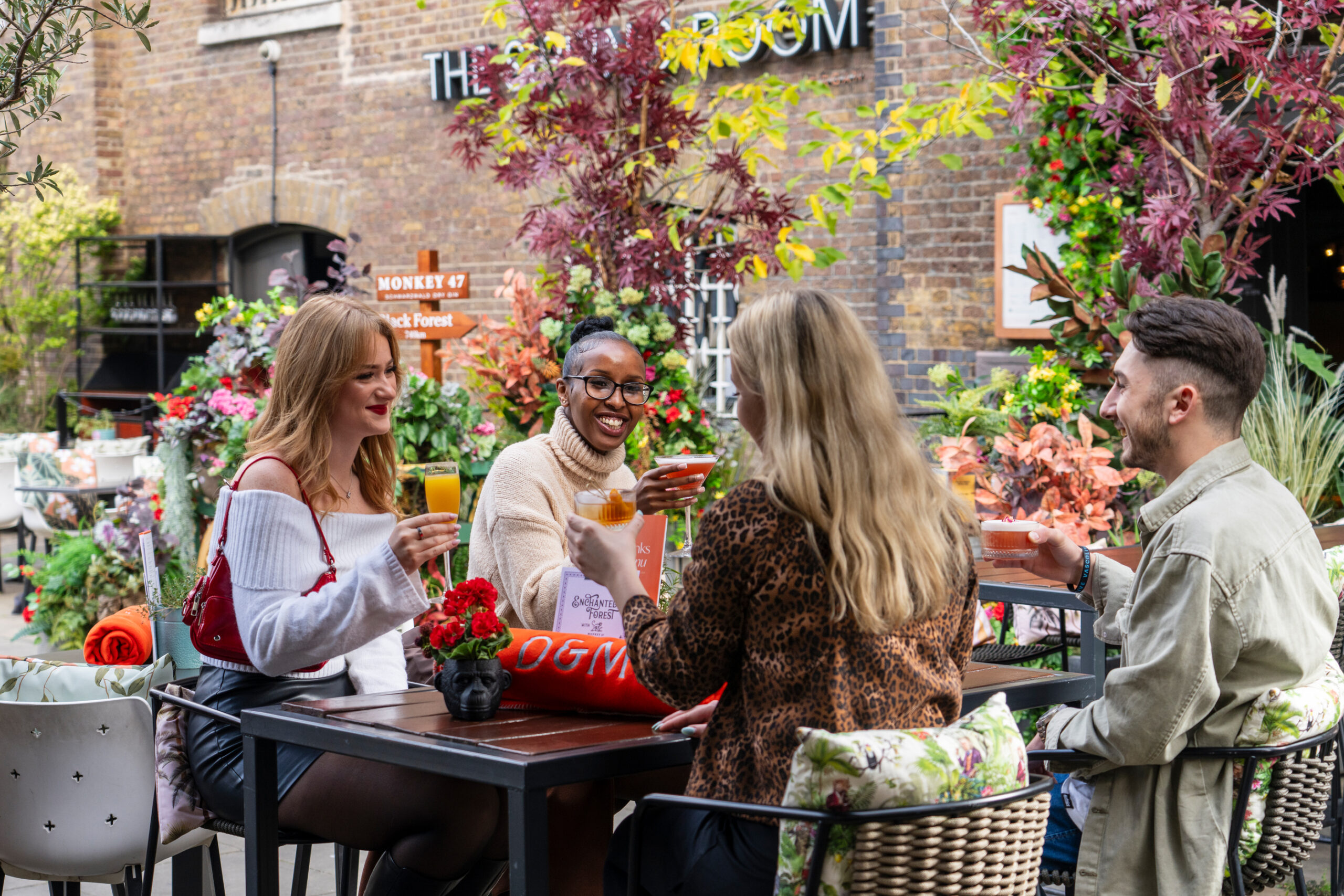 https://www.drakeandmorgan.co.uk/the-sipping-room/wp-content/uploads/2024/09/DM-Sipp-Autumn-24-053-scaled.jpg