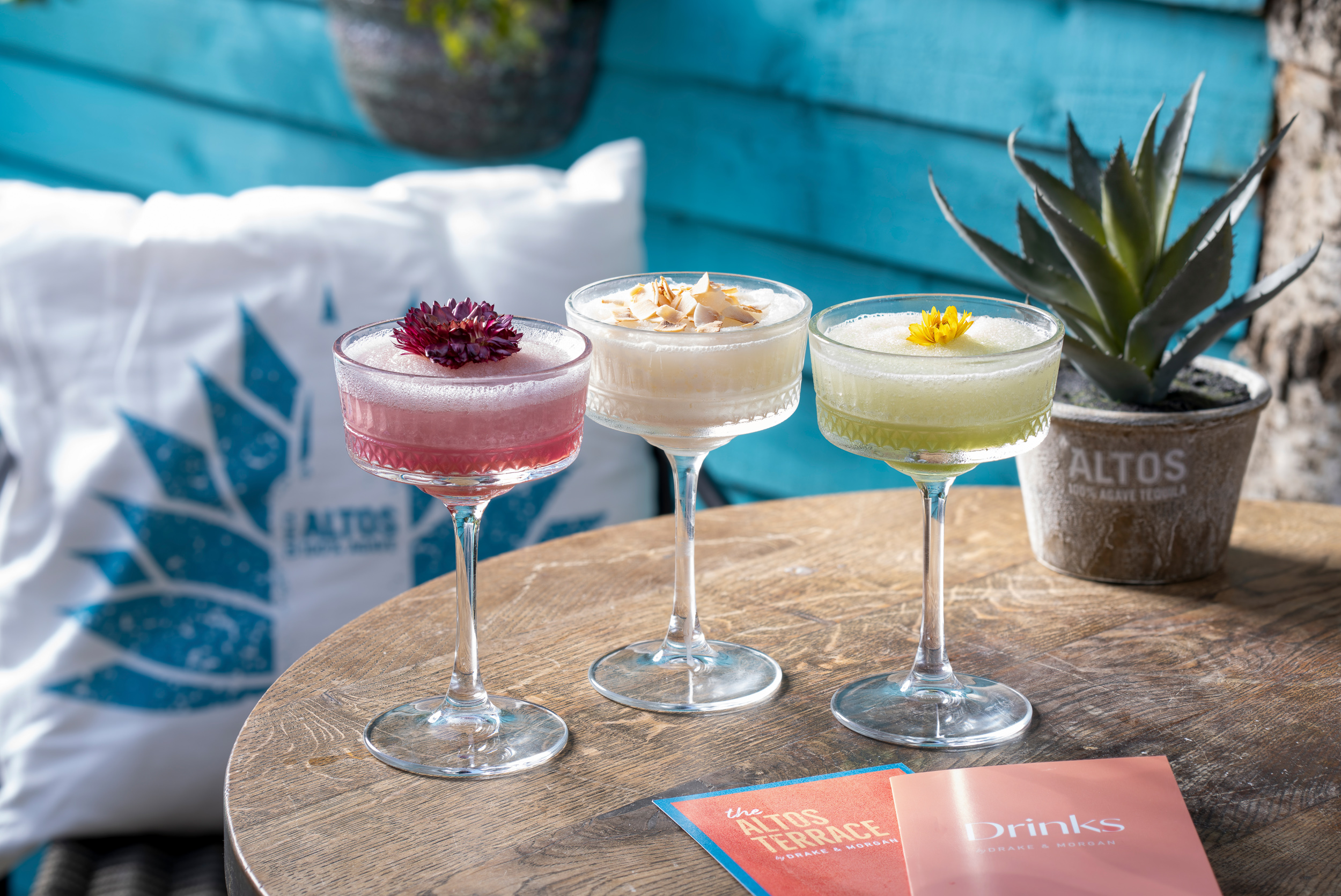 https://www.drakeandmorgan.co.uk/the-sipping-room/wp-content/uploads/2025/04/DM-SippingRm-SS25-096.jpg