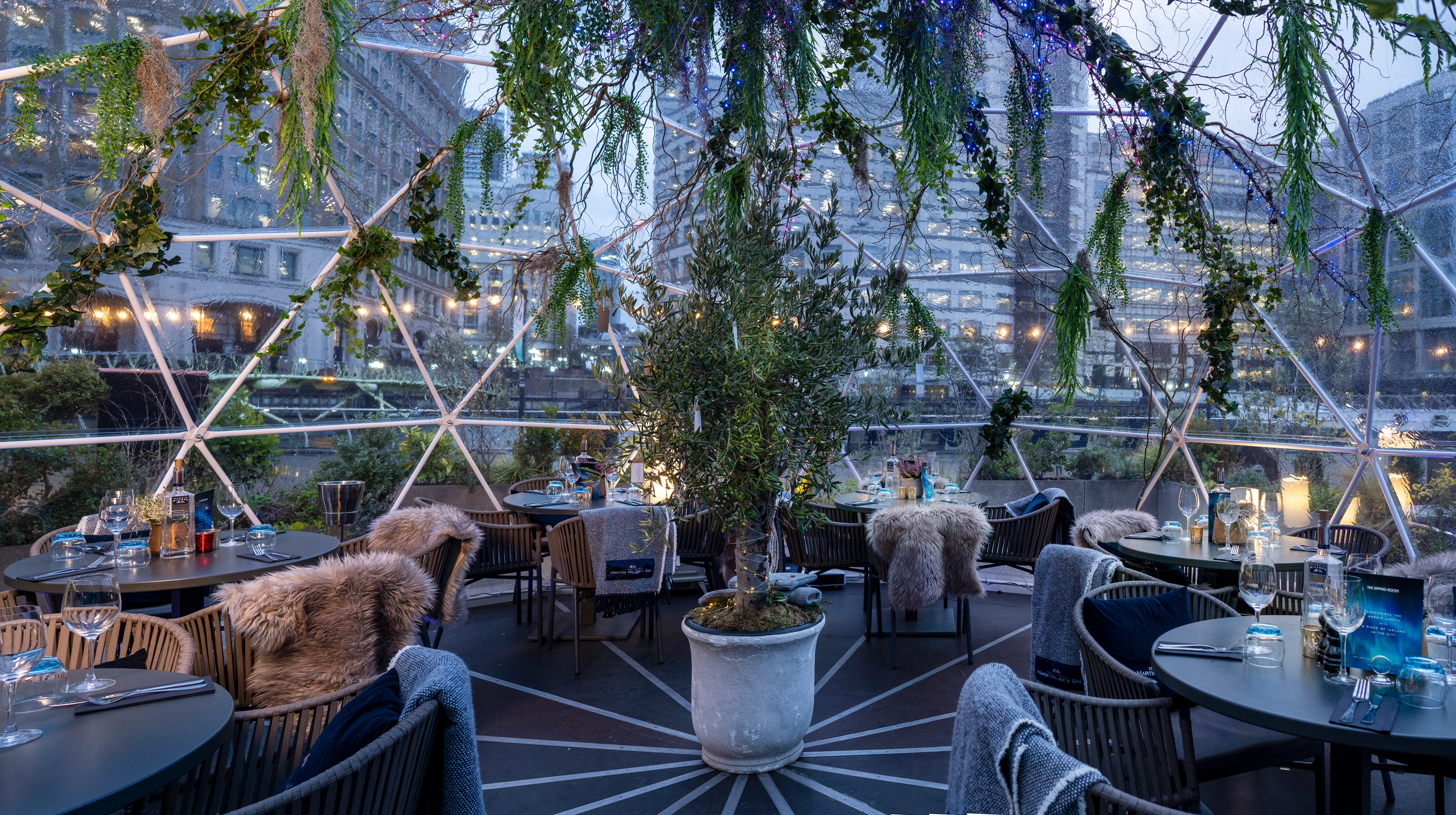 https://www.drakeandmorgan.co.uk/the-sipping-room/wp-content/uploads/sites/54/2020/09/DM-SR-Nov19-11.jpg